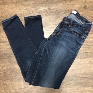 Dark wash skinny jeans!!